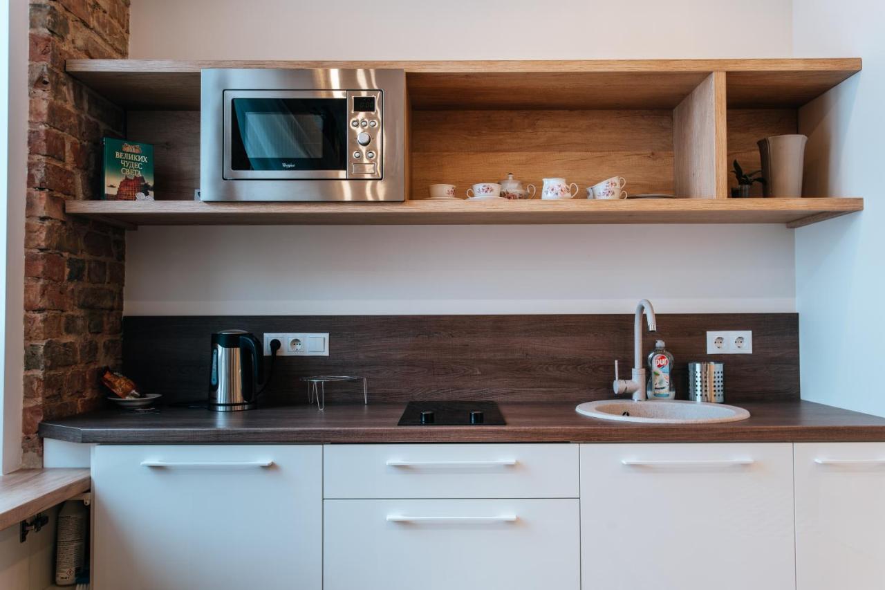 Stylish Latvian-Style Studio Apartment Near City Center, Parks, Cafes & Public Transit Riga Exterior photo
