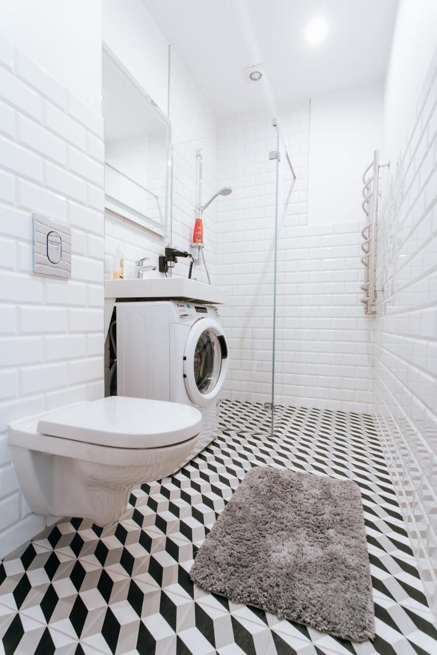 Stylish Latvian-Style Studio Apartment Near City Center, Parks, Cafes & Public Transit Riga Exterior photo